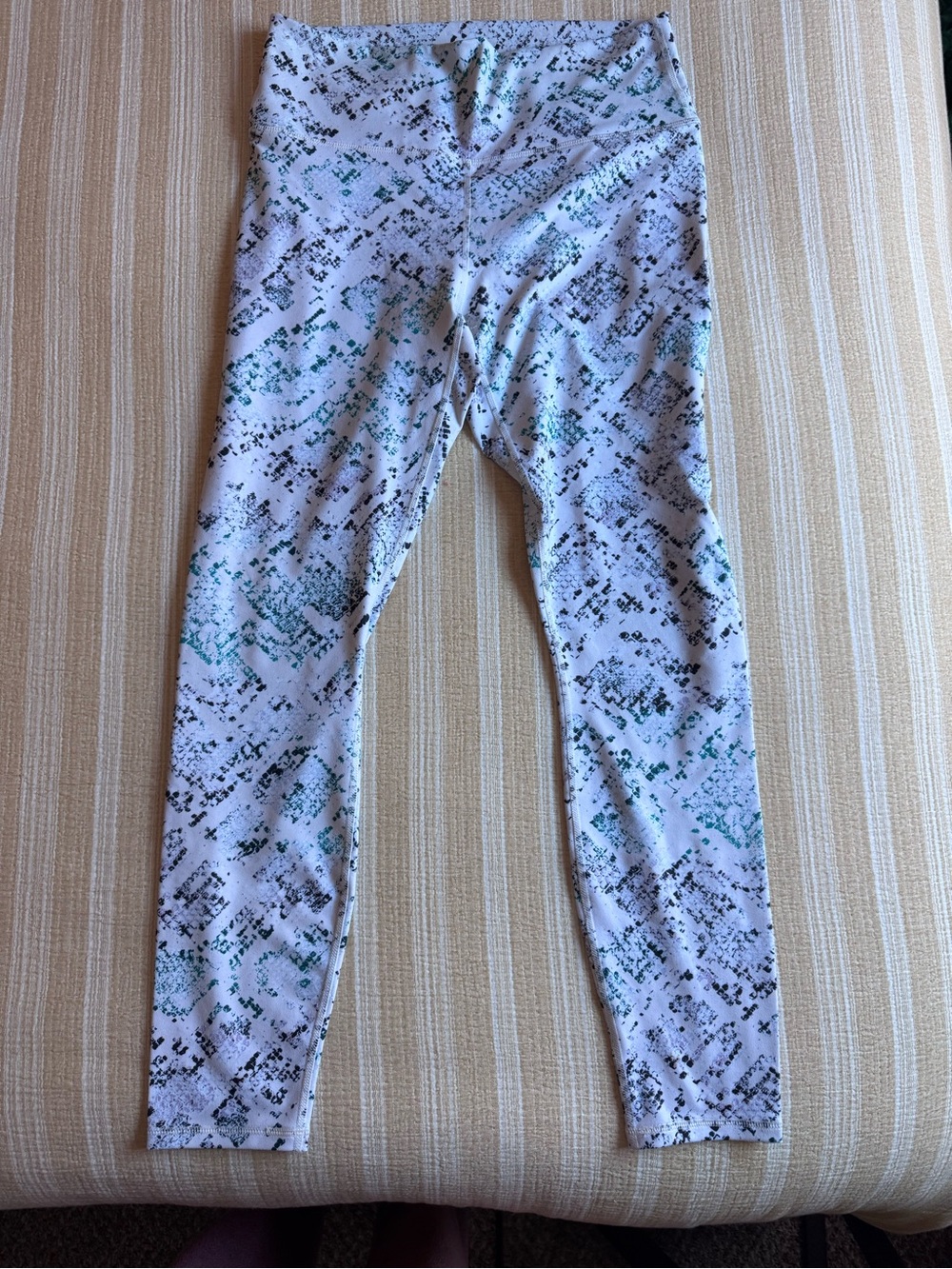 GURU ACTIVE White Leggings with Teal and Black Abstract Print SZ LARGE